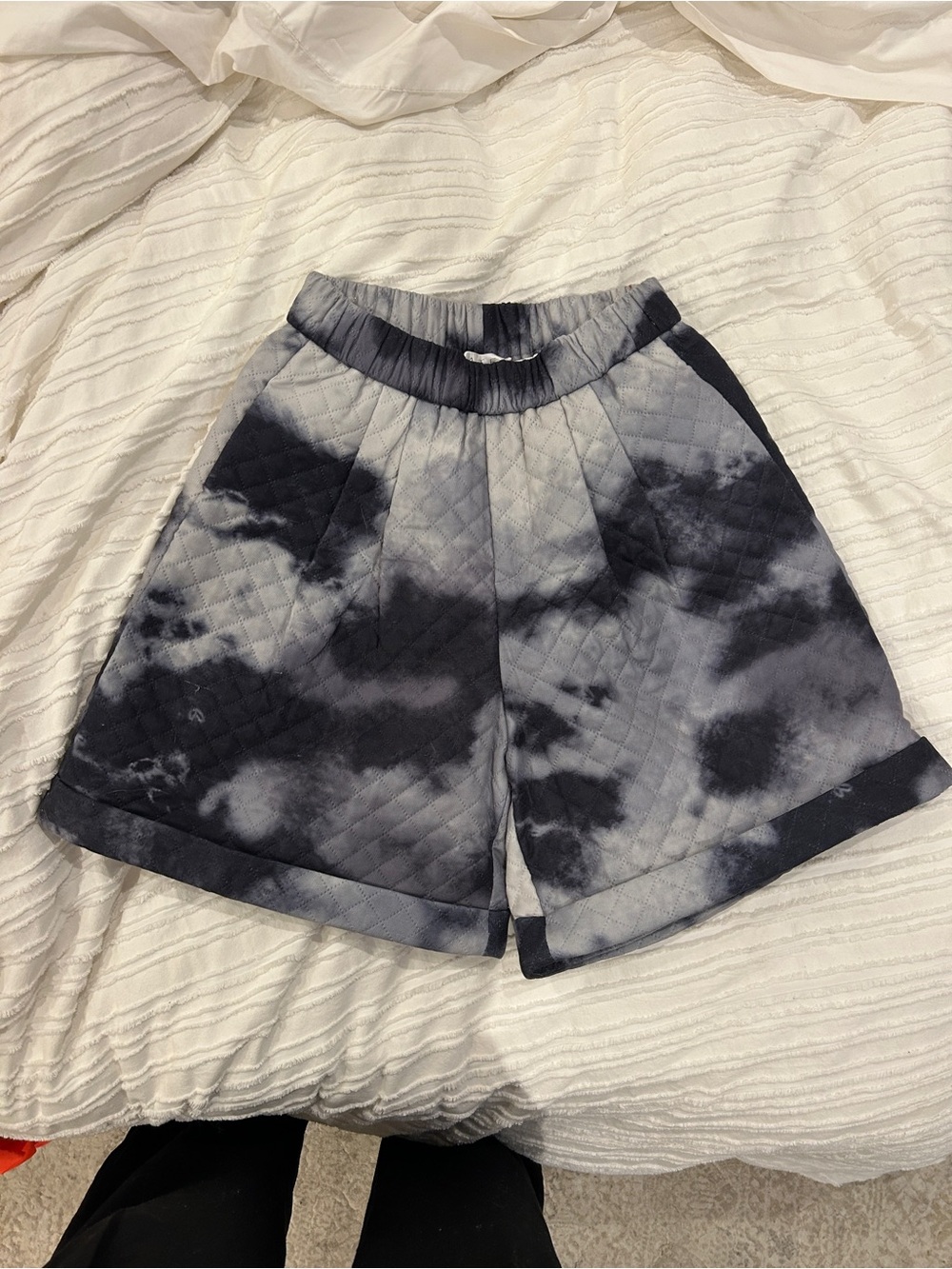 Kate Hewko Tie-Dye Quilted Women's Shorts - Charcoal/Light Gray